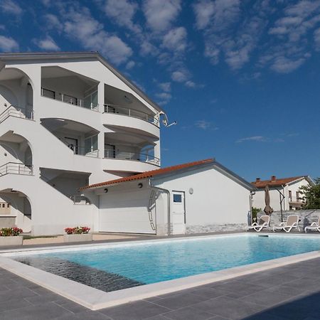 Apartmani Martin Mit Beheiztem Pool With Heated Pool Бибинье Экстерьер фото